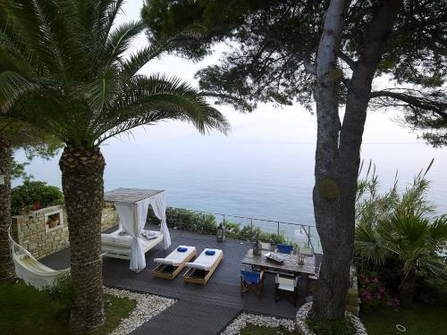 Paradisso Beach Villas
