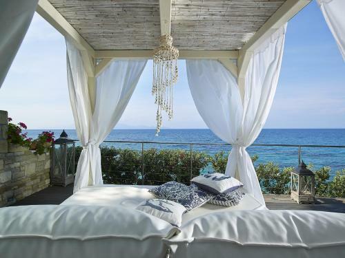 Paradisso Beach Villas