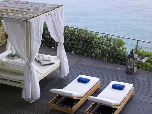 Paradisso Beach Villas