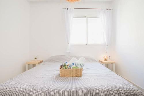 Modern European Apartment 1 Min. Walk To Beach