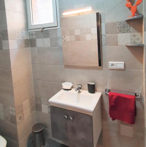 Apartamento Fresh Designed Next To The Sea -nice Area - Wifi
