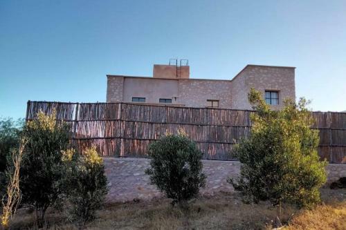 Jolie Villa Typique Avec Piscine Et Sans Vis � Vis