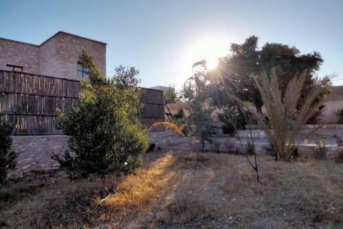 Jolie Villa Typique Avec Piscine Et Sans Vis � Vis