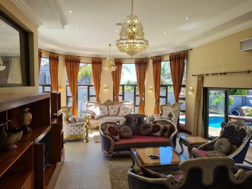 Kosmos Ridge 5 Bedroom Palace 284