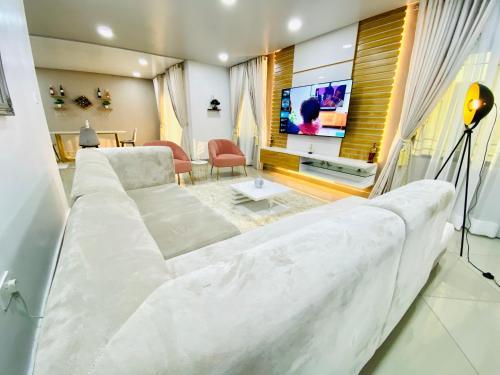 Shortlethomes - 5 Star Short Let Apartment In Lekki Phase 1