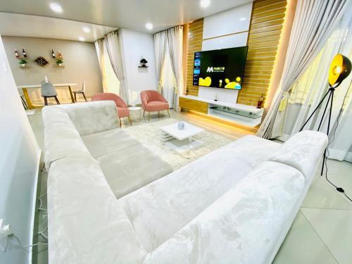 Shortlethomes - 5 Star Short Let Apartment In Lekki Phase 1