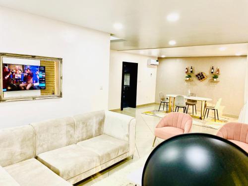 Shortlethomes - 5 Star Short Let Apartment In Lekki Phase 1