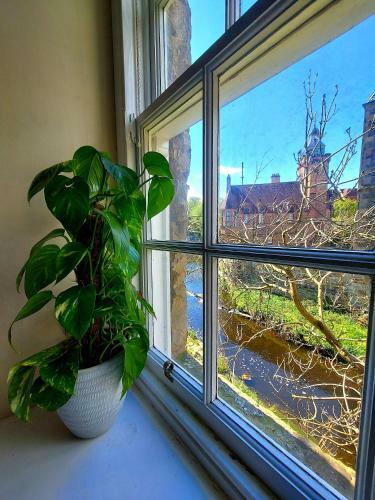 Bed & Breakfast Edinburgh's Dean Village River View Retreat