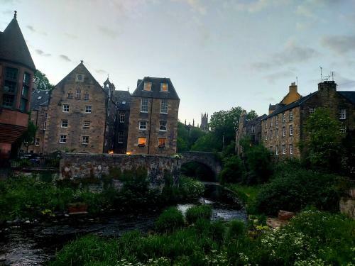 Bed & Breakfast Edinburgh's Dean Village River View Retreat
