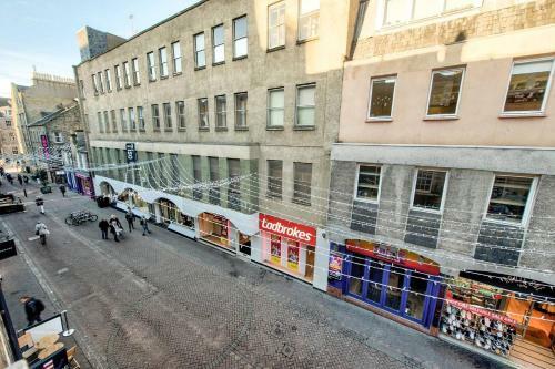 Altido Perfect Location! - Charming Rose St Apart For 4