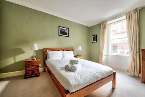 Altido Perfect Location! - Charming Rose St Apart For 4