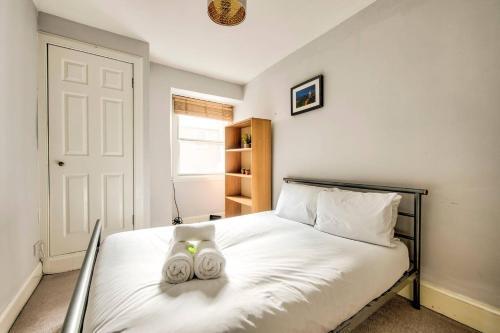 Altido Perfect Location! - Charming Rose St Apart For 4