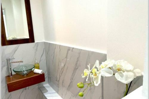 3 Bed Modern Design House Near Beach And Arundel