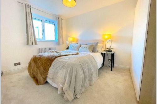 3 Bed Modern Design House Near Beach And Arundel