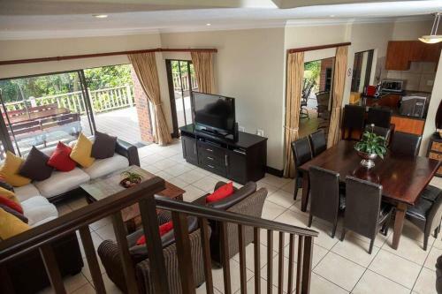 Marula Mews T17 Villa - Selborne Golf Estate