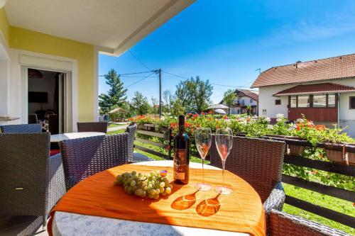 Selak Apartments