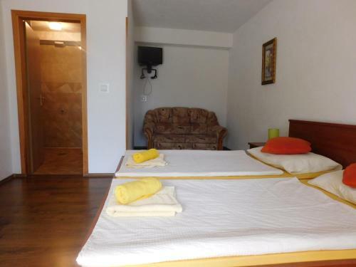 Hostal Guesthouse Sara