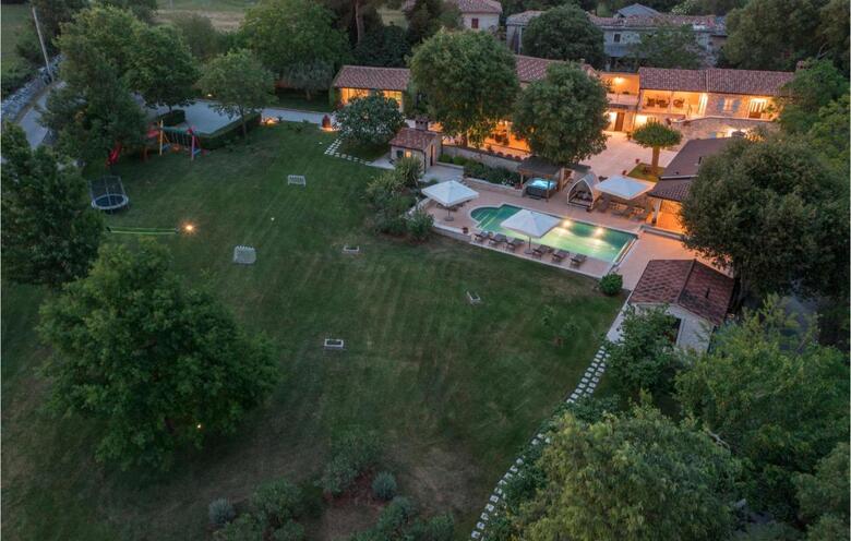 Holiday Home Mohori V