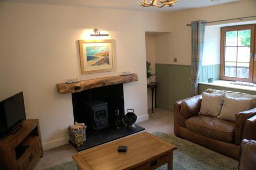 Rosemount Cottage - Highland Cottage