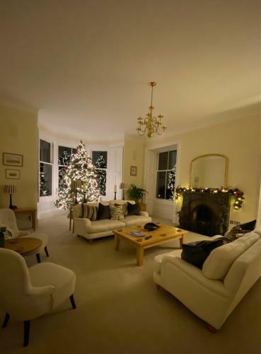 Laurell House, Melrose