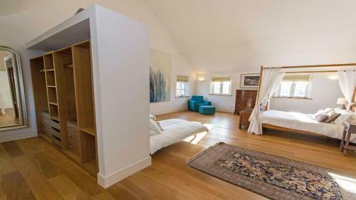 Crowborough Farm 6 Bedroom Sleeps 14 Dog Friendly