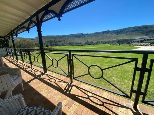 Bed & Breakfast 19th Hole Guest Lodge - Golfers Paradise
