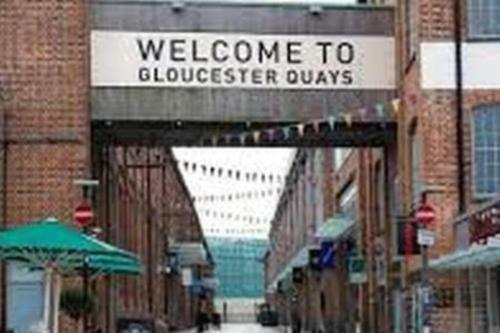 Trendy Apartment Close To Gloucester Quays/docks