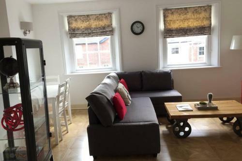 Trendy Apartment Close To Gloucester Quays/docks
