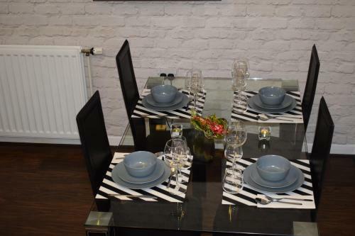 Silverburn New House With Free Parking And Nice Garden