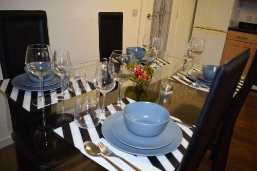 Silverburn New House With Free Parking And Nice Garden