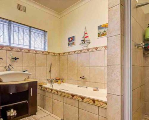 Fairview Holiday Home-or Tambo Airport