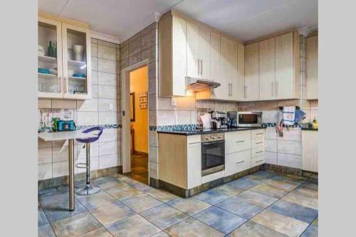 Fairview Holiday Home-or Tambo Airport