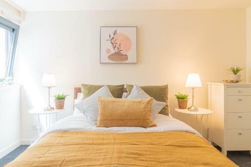 Charming Westend/city Centre Apartment