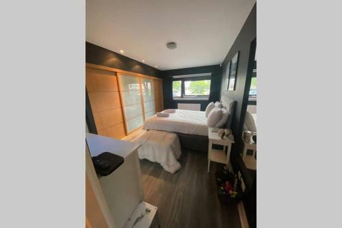 Riverside Exec Apartment With Balcony - Secc/hydro