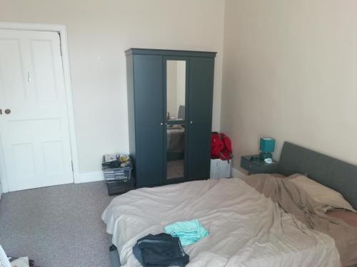 Apartamento Spacious Flat With Double Room, 20min Walk/5min Cycle From Cop26
