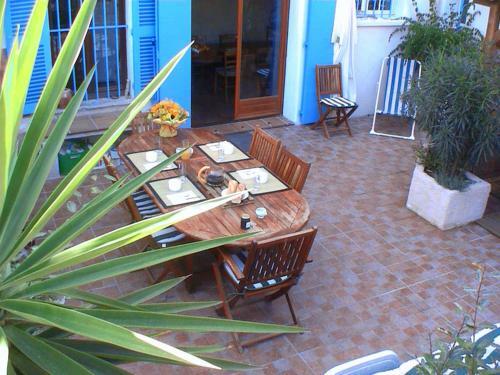 Hostal Les Chambres De Solli�s