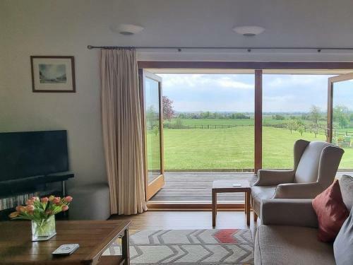 Paddock Lodge