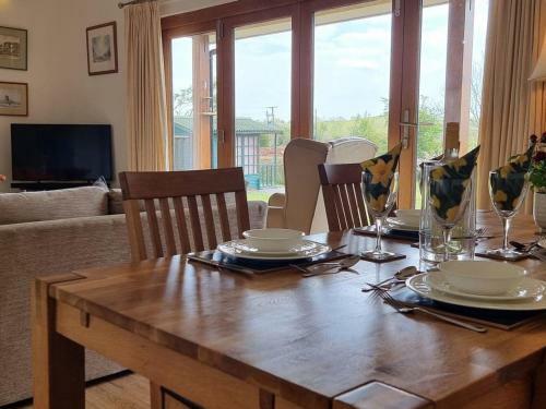 Paddock Lodge