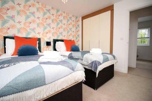 Apartamento Perfect For Large Families Or Large Work Groups In Pontypool