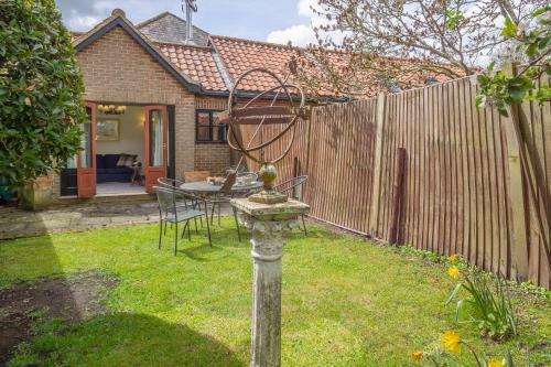 Delightful Conversion In A Country Stud With A Swimming Pool - Stable Cottage
