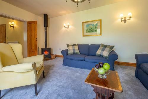 Delightful Conversion In A Country Stud With A Swimming Pool - Stable Cottage