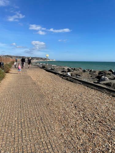 Havens Combe Haven Holiday Park Caravan Hire - The Ridge 275