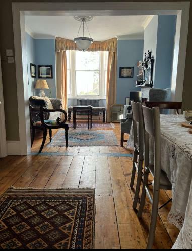 Gloucester House