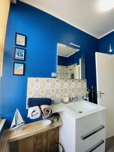 Sea Breeze Studio Apartment In Old Town