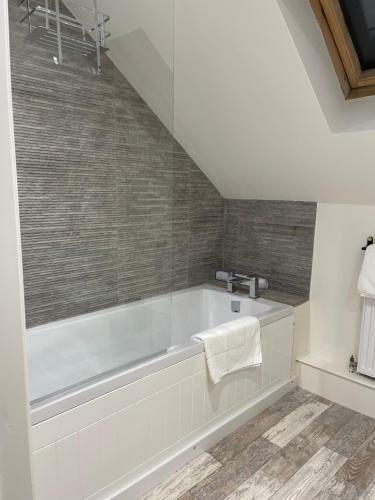 No33 Woodlands Cottage