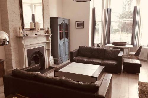 Seaside Escape - Gorgeous 2 Bed Apartment In St-leonards-on-sea
