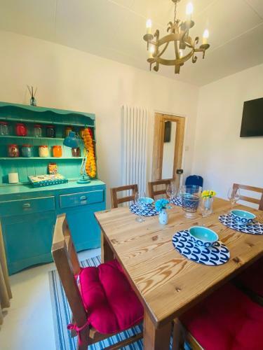 Lovely Seaside Town House With Private Parking