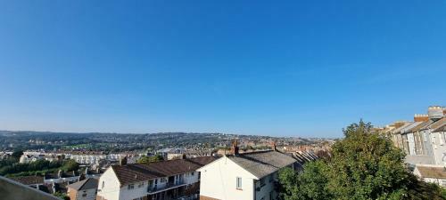 Stunning 5 Bed Townhouse, 5 Mins From The Sea