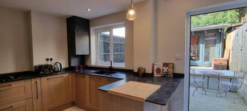 Stunning 5 Bed Townhouse, 5 Mins From The Sea