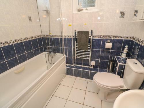 6 Strawberry Hill